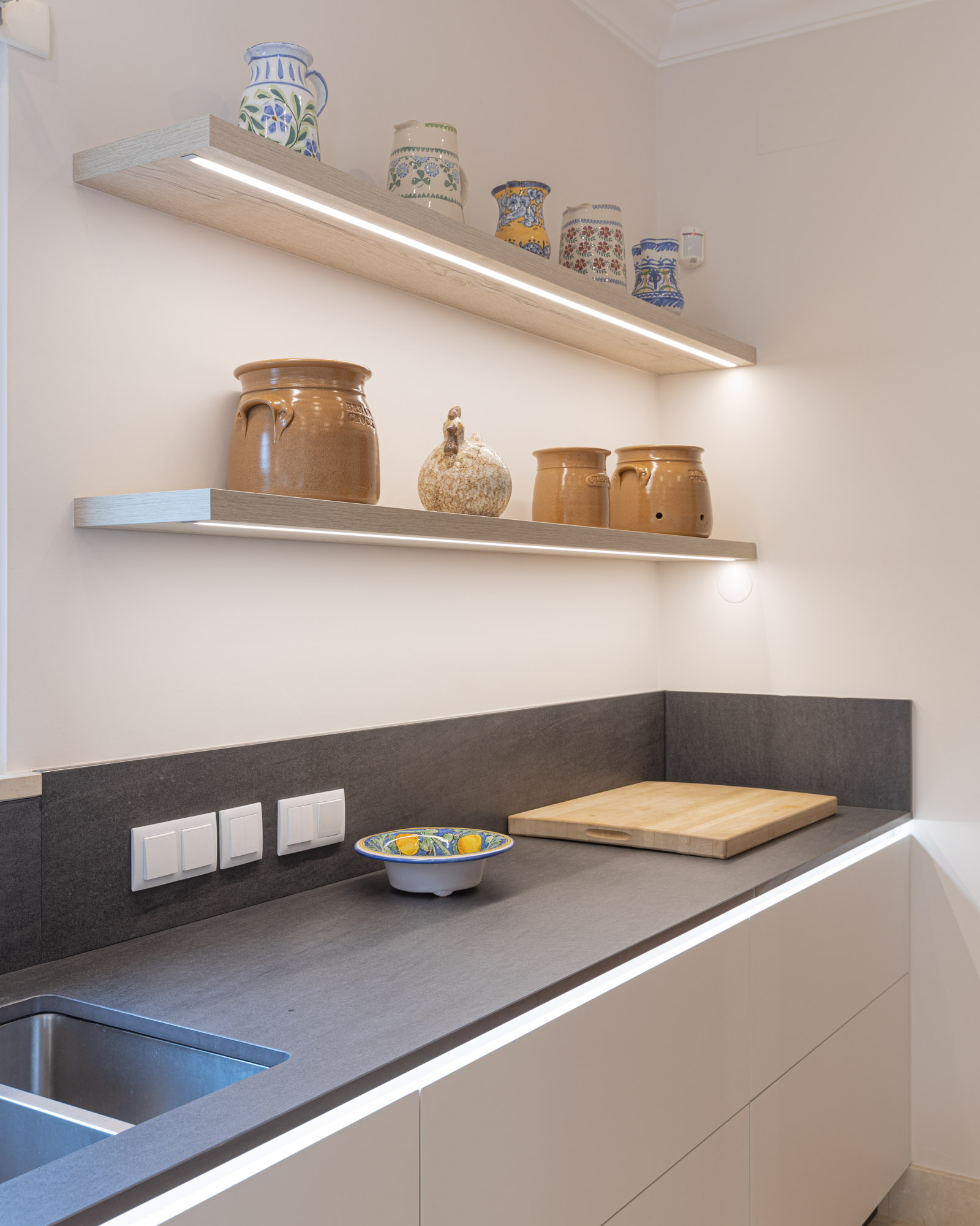 Cozinha de Luxo com Dekton Bromo, em Almancil, Algarve.