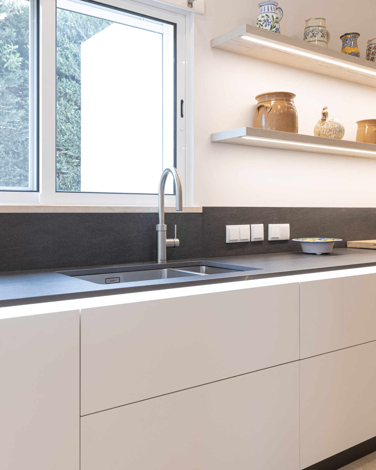 Quooker em aço inox em cozinha de Luxo em Almancil, Algarve.