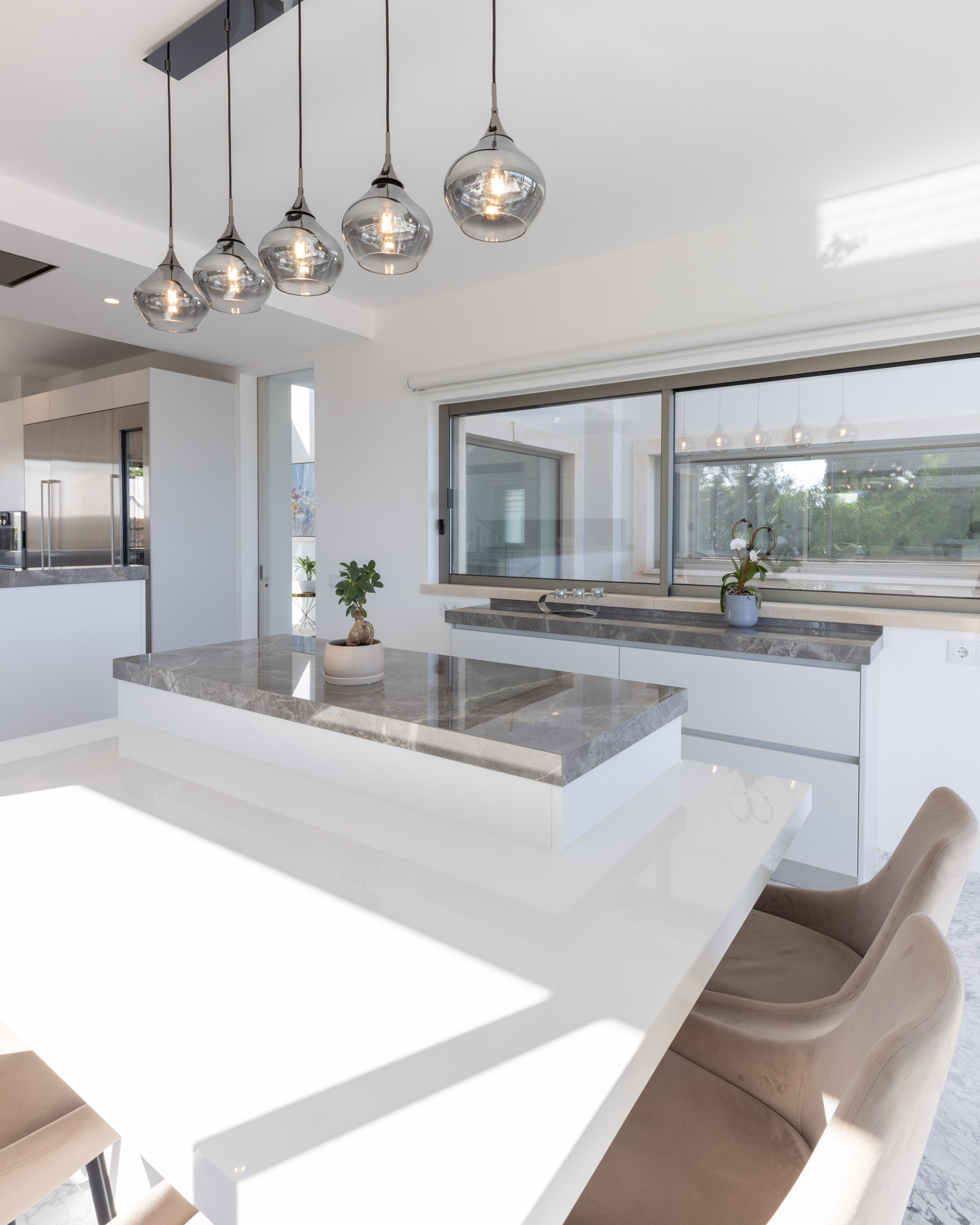 Cozinha JMQ de Luxo na Praia da Luz com Gaggenau